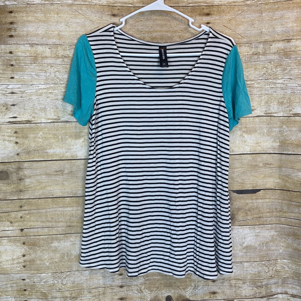 Agnes & Dora striped t shirt 🛍